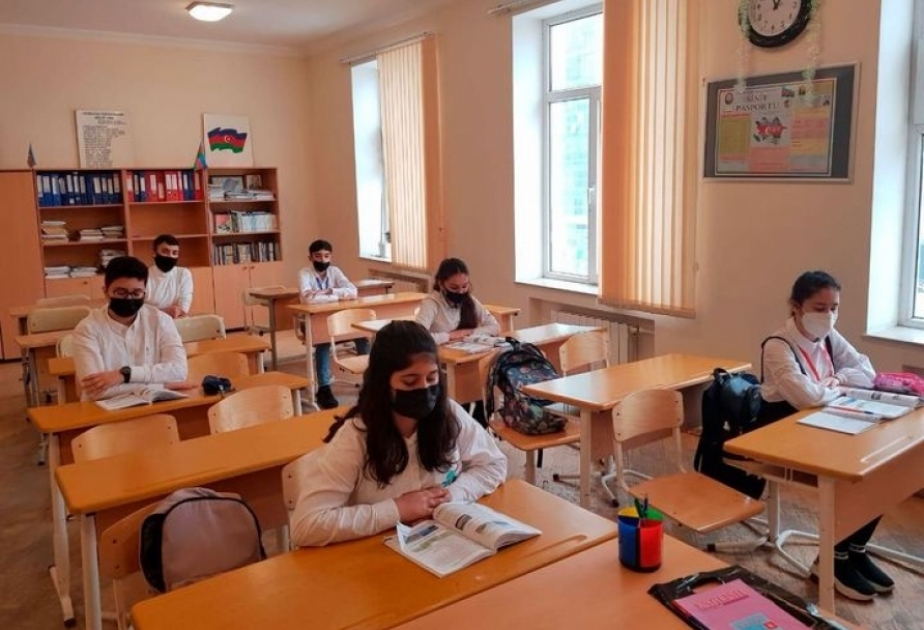 Azərbaycanda şagird yerdəyişməsi dayandırılıb