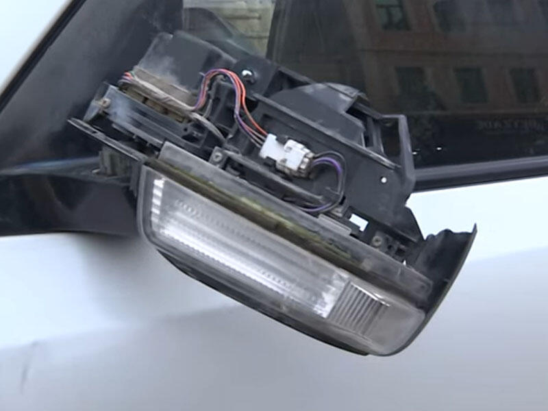 Qisas almaq istəyən qadın səhvən başqasının avtomobilinə ciddi zərər vurub - VİDEO