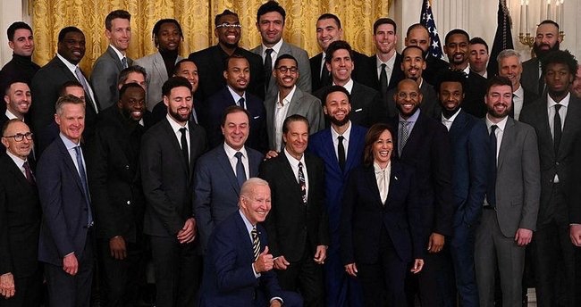 Bayden Ağ Evdə NBA çempionu Golden State Warriors-u qəbul edib