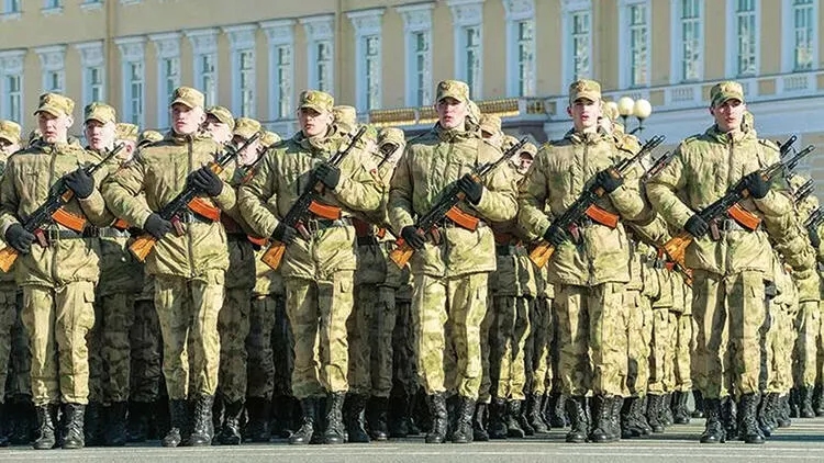 Rusiya əsgərlərinin sayını 1,5 milyona çatdırır