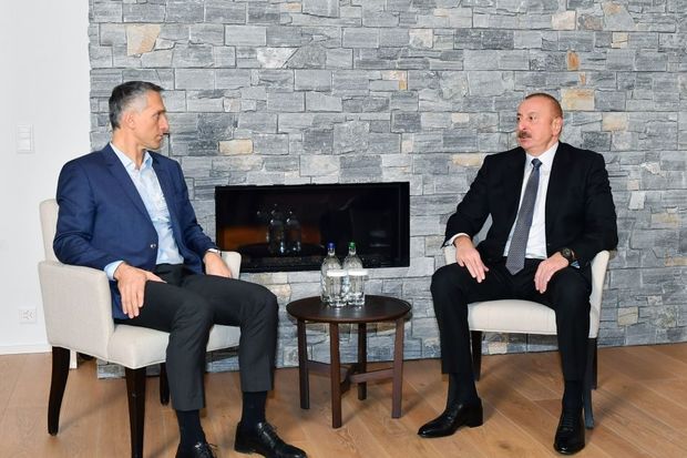 İlham Əliyevin Davosda “Signify” şirkətinin baş icraçı direktoru ilə görüşü olub - FOTO