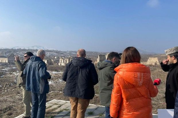 Ukraynalı jurnalistlər işğaldan azad edilmiş Füzuli şəhərinə səfər ediblər - FOTO