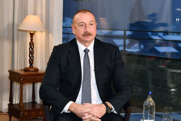 Prezident Davosda “Yeni enerji reallığının istiqamətləndirilməsi” mövzusunda dəyirmi masada iştirak edib