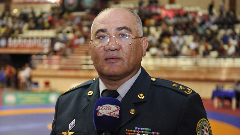 Firdovsi Umudovun 600 min manatlıq retro avtomobili - 99-FU-990 (FOTO)