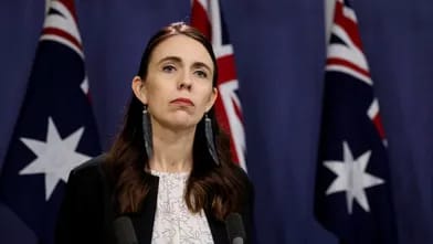 Yeni Zelandiyanın baş naziri istefa verib