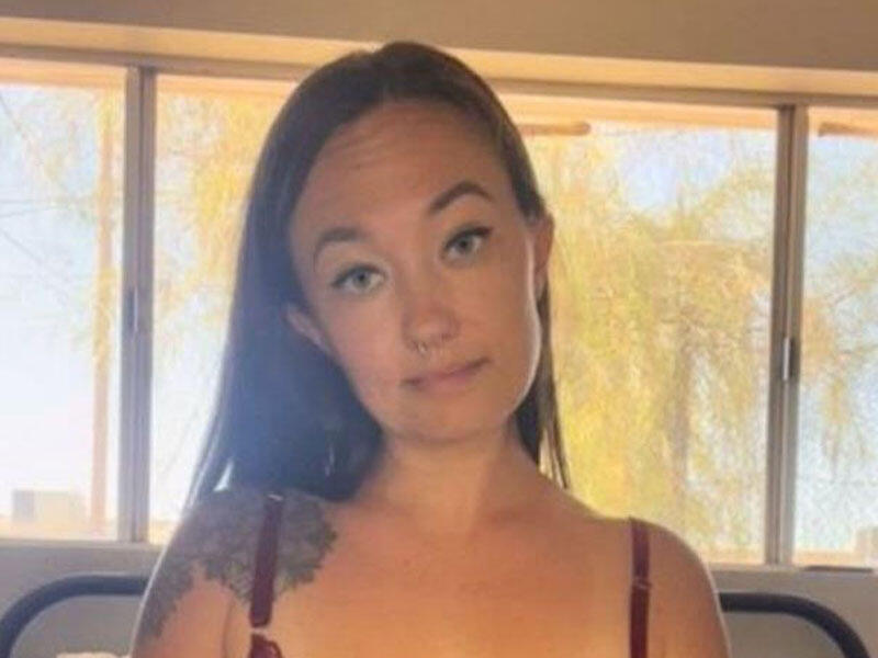 Sinifdə çılpaq şəkillərini çəkən müəllimə işdən qovuldu - VİDEO - FOTO