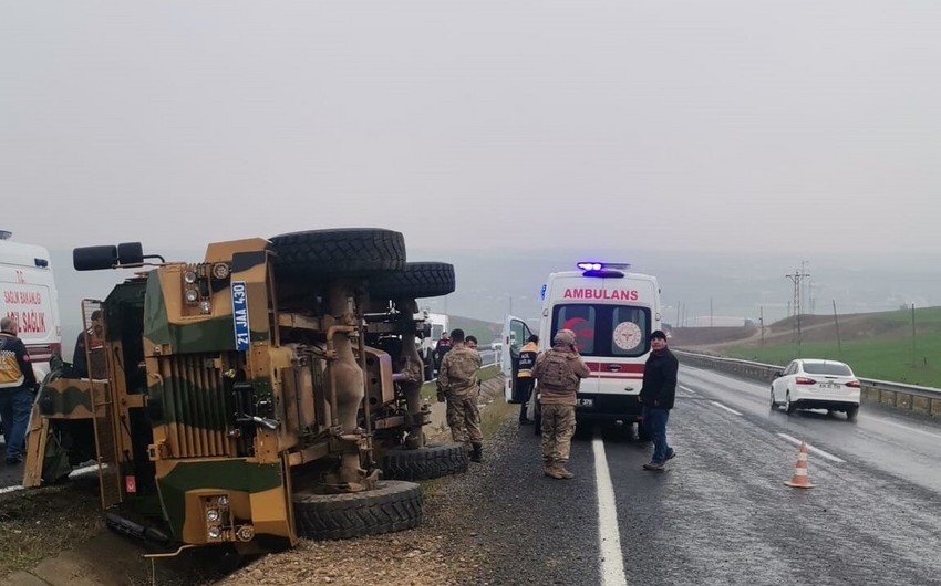 Türkiyədə hərbi maşın aşıb, 2 nəfər həlak olub