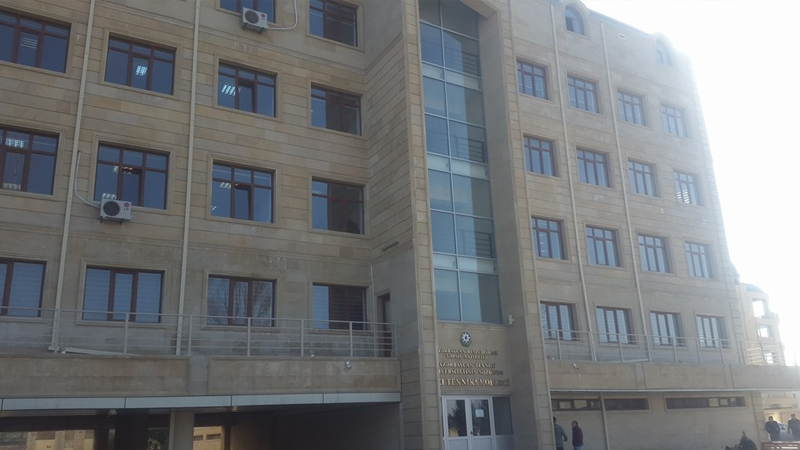 Bakıda kollecin bufetində müəllimlə tələbələr arasında dava: İşə nazirlik qarışdı...