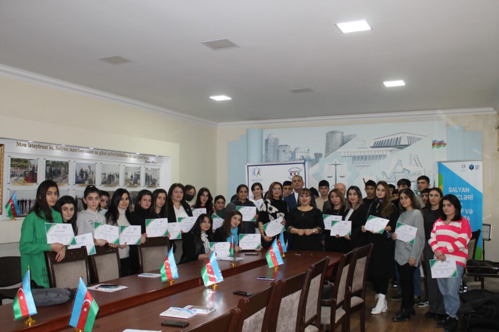 Gənclər üçün milli-mənəvi dəyərlər və monolit ailə institutuna dair təlimlərə Salyandan start verildi