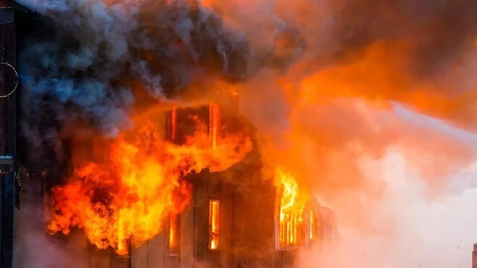 Fransada yanğın nəticəsində 4 nəfər ölüb 2 nəfər yaralanıb