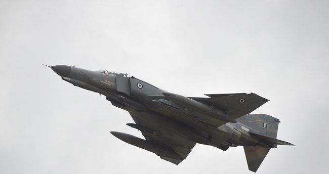 Yunanıstanın döyüş təyyarəsi İon dənizinə düşüb