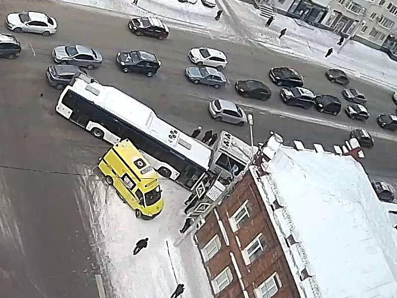 Avtobuslar belə toqquşdu - VİDEO