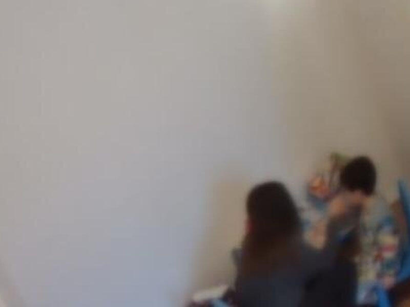 Uşağın davranışından şübhələnib evə kamera qoydular - Baxan kimi polisə getdilər - VİDEO