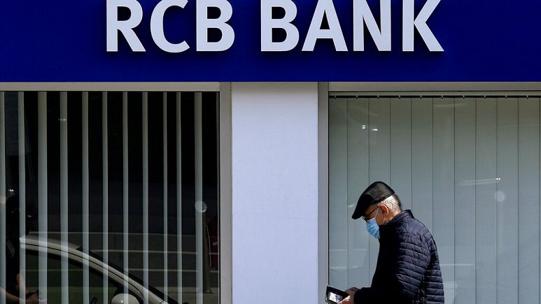 İran və Rusiya bankları sanksiyalarına qarşı əməkdaşlıq edəcək