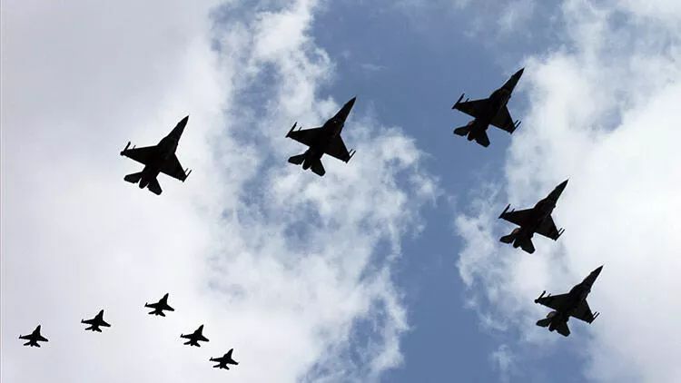 İsrail döyüş təyyarələri Qəzzanı vurub