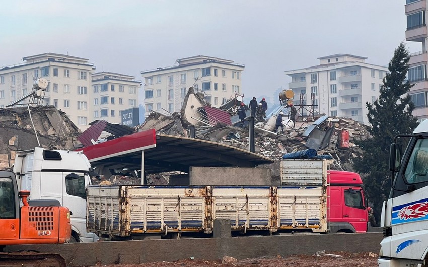 Xilasedicilərimiz Türkiyədə dağıntılar altında qalmış 6 nəfərin meyitini və bir yaralını çıxarıb - YENİLƏNİB