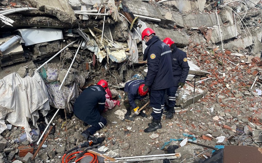 Azərbaycan xilasediciləri 3 nəfəri xilas edib, 10 nəfərin meyitini dağıntılar altından çıxarıb