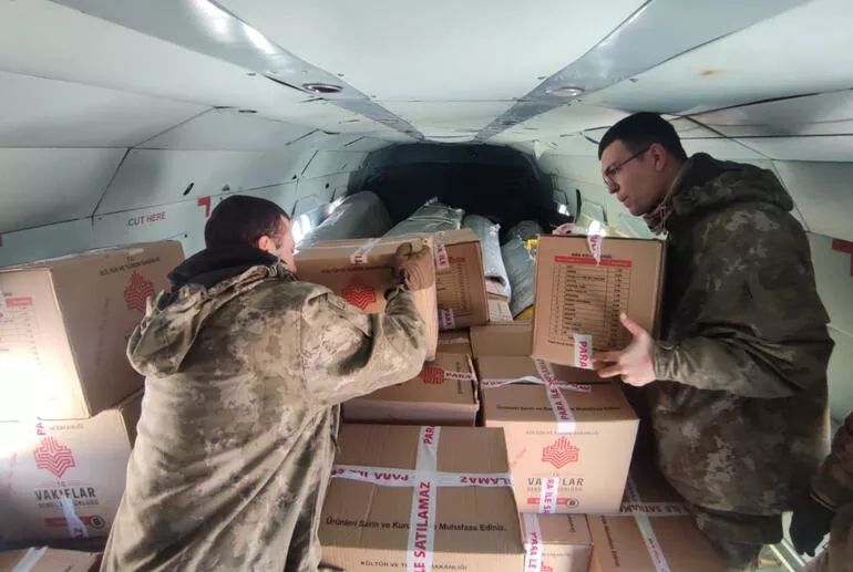 Dağlıq ərazidə zəlzələdən zərərçəkənlərin köməyinə hərbi helikopter gəlib