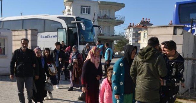 Antalyaya gətirilən zəlzələ qurbanları otellərə yerləşdirilir