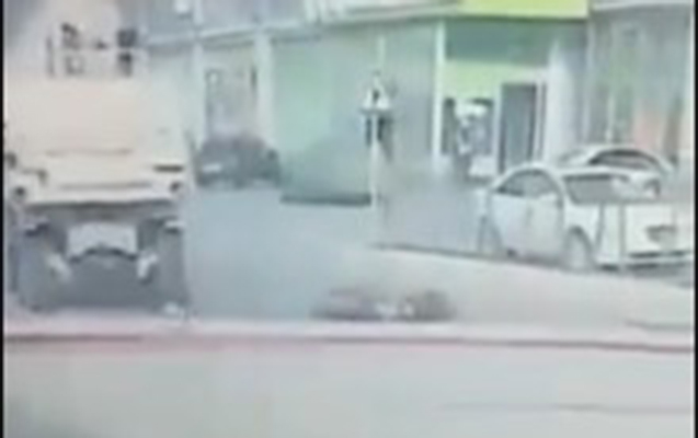 Motosikletçi faciəvi şəkildə öldü - Video