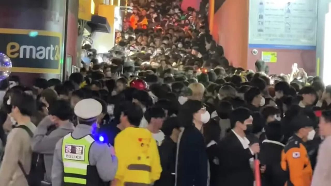 Cənubi Koreya tarixində ilk: Nazir işdən ÇIXARILDI