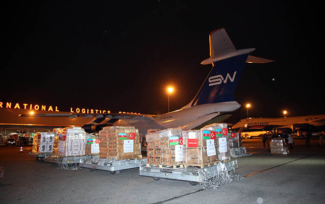 Mehriban Əliyevanın göstərişi ilə daha bir yardım təyyarəsi Türkiyəyə yola düşdü - Fotolar