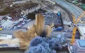 Britaniyada İkinci Dünya müharibəsindən qalan bomba partlayıb - VİDEO