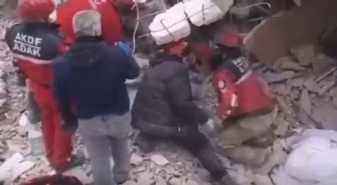 Hatayda iki xilasedici dağıntılar altında qaldı - ANBAAN VİDEO