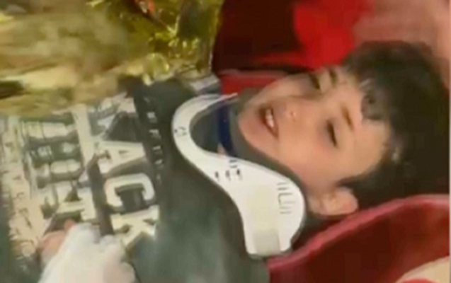 Dağıntılar altında 160 saatın necə keçdiyini danışdı - Video