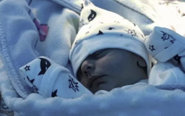 10 günlük körpəsinə süd verərkən dağıntılar altında qaldılar - Foto