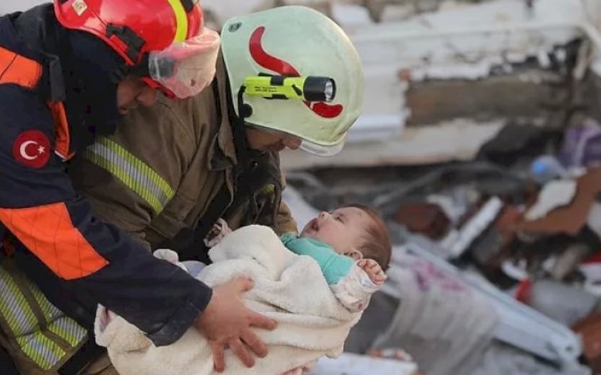 Türkiyədəki zəlzələdə valideynlərini itirən uşaqlar əcnəbilərə övladlığa verilməyəcək