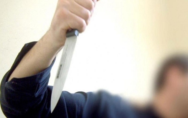 Əvvəl arvadını bıçaqladı, sonra özünə xəsarət yetirdi