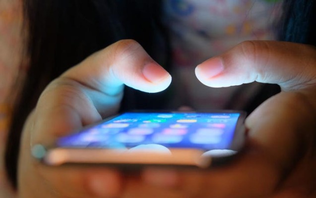 Bu gündən xaricdən gətirdiyiniz telefonlara görə cərimələnə bilərsiz