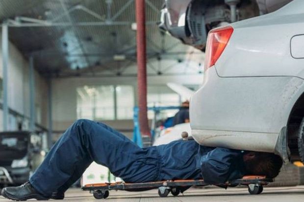 Bakıda usta təmir etdiyi avtomobili oğurladı