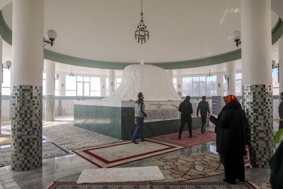 Hataydakı “Hızır Türbəsi' zəlzələdən zərər görmədi – VİDEO