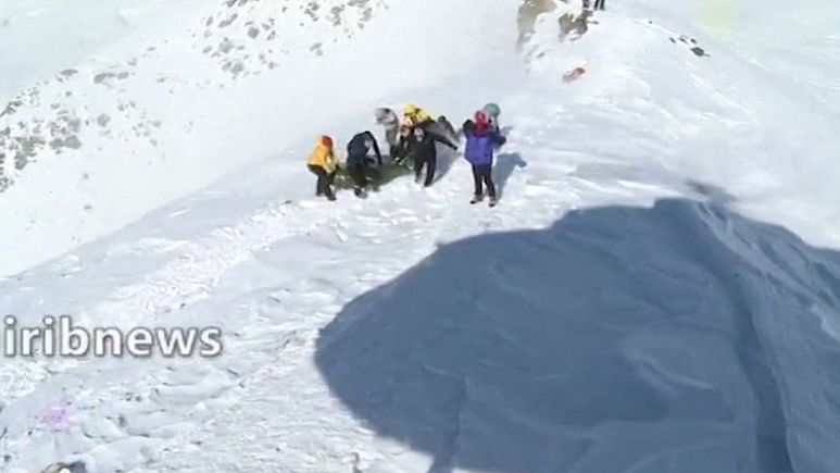 Tacikistanda qar uçqunu nəticəsində 15 nəfər ölüb