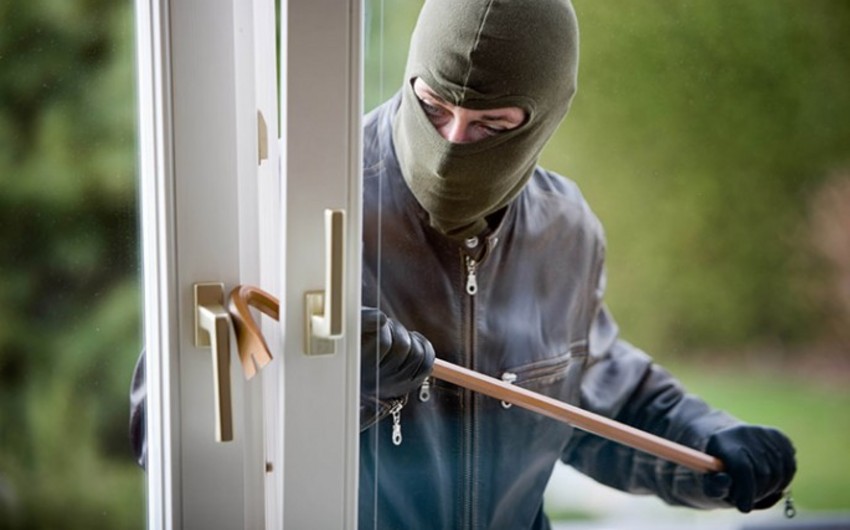 В Уджаре люди в масках совершили разбойное нападение на дом