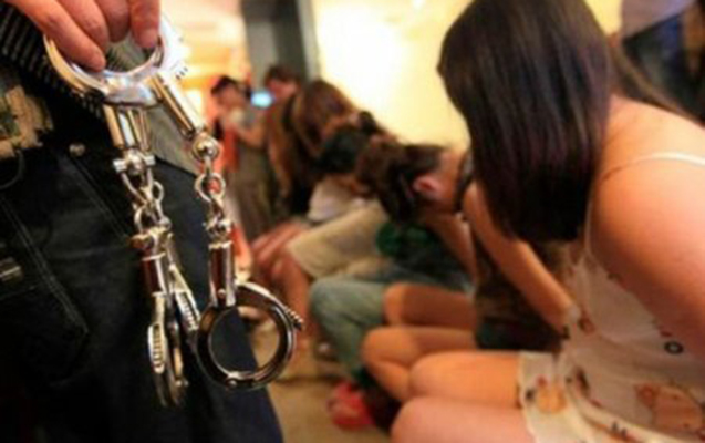 6 yeniyetmə qızı fahişəliyə cəlb etdi