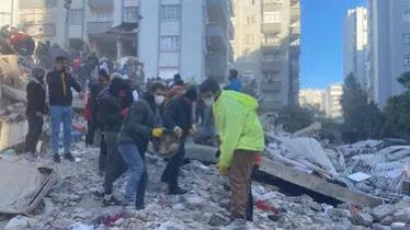 Turkiyədə həyatını itirənlərin sayı 41020-ə çatdı