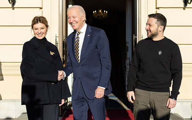 Zelenski xanımı ilə Baydeni belə qarşıladı - Video