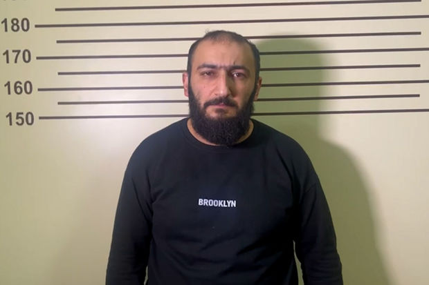 Sosial şəbəkələrdə cinayətkarlığı təbliğ edən və “Makarov” gəzdirən şəxs TUTULDU - FOTO/VİDEO