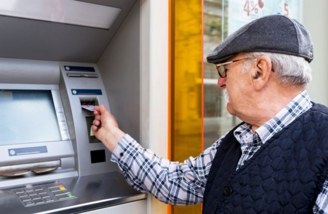 Названа дата выплаты пенсий и соцпособий за февраль