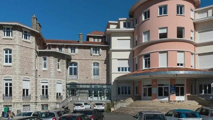 16 yaşlı şagird müəllimini bıçaqlayaraq öldürüb