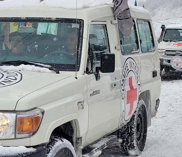 BQXK-nın avtomobillərində erməniəsilli şəxslər Laçın istiqamətinə aparılıb