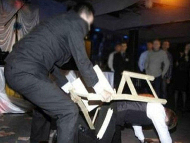 Bakıda restoranda dava: Müdir işçiləri ilə birgə müştərini döydü