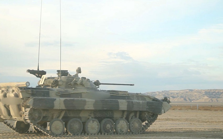 Совершенствуются боевые навыки экипажей бронетехники