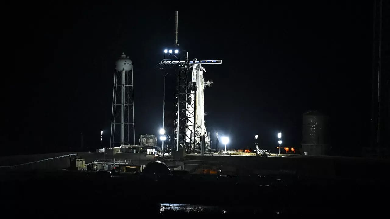 SpaceX raketinin buraxılışını təxirə saldı