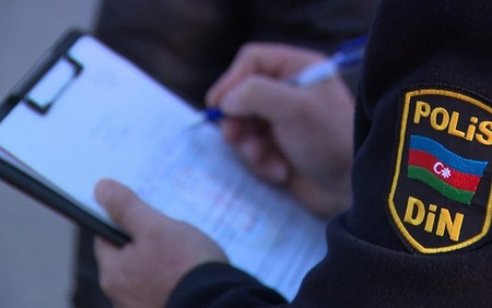 Azərbaycanda müəllim yazdığı statusa görə 1500 manat cərimələndi