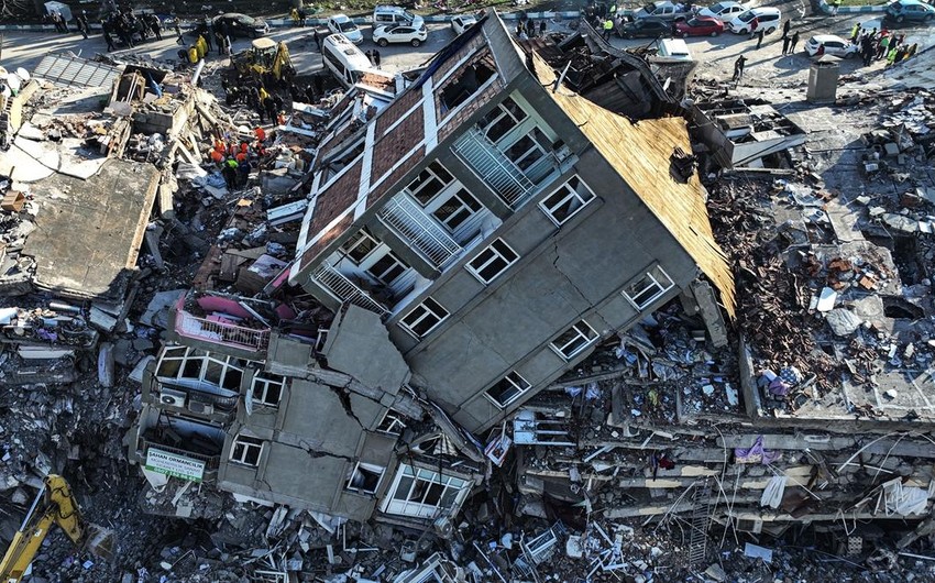 Hatayda zəlzələdə dağılan binaları tikən şəxs beynəlxalq axtarışa verilib