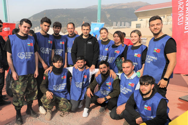 Selçuk Bayraktar Kahramanmaraşda Azərbaycan könüllüləri ilə görüşdü - FOTO